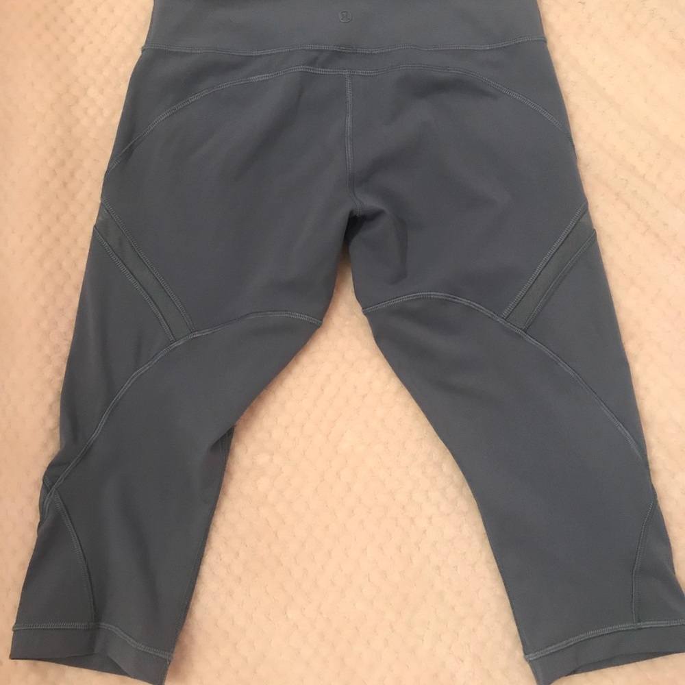Lululemon Crops. - Picture 5 of 6